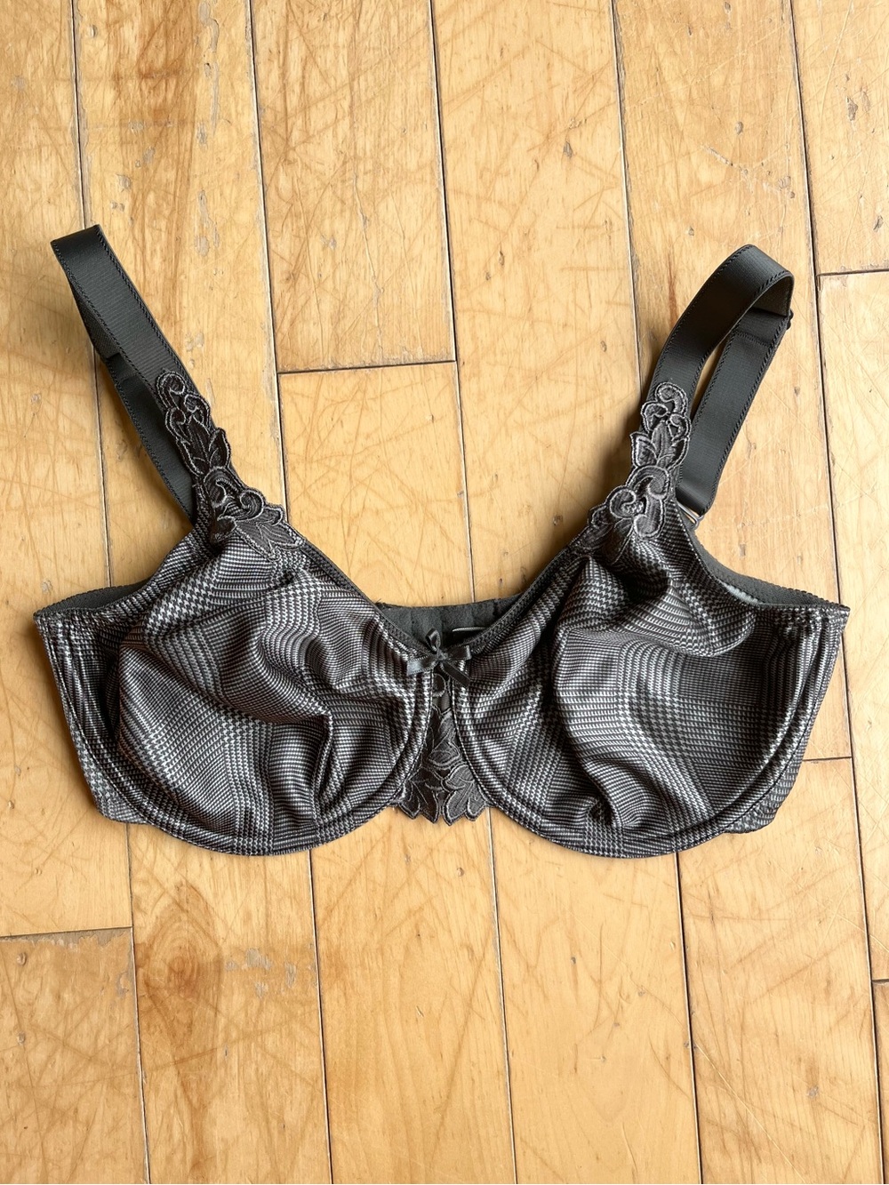 Chantelle Houndstooth Lace Underwire Full Coverage Bra 32DDD